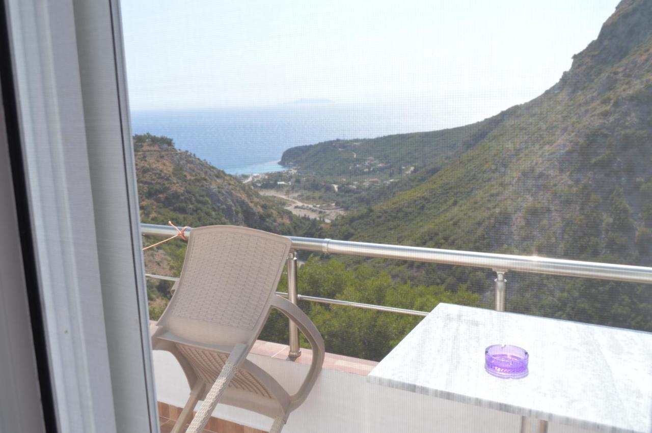Tolis Rooms Himare Buitenkant foto
