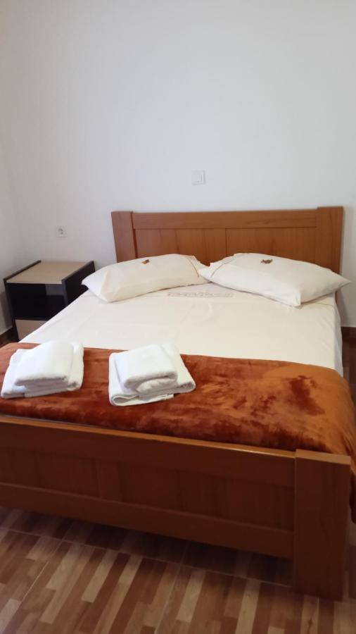 Tolis Rooms Himare Buitenkant foto