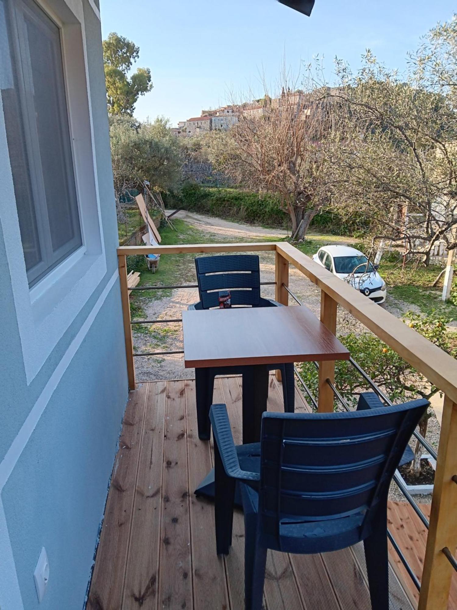 Tolis Rooms Himare Buitenkant foto