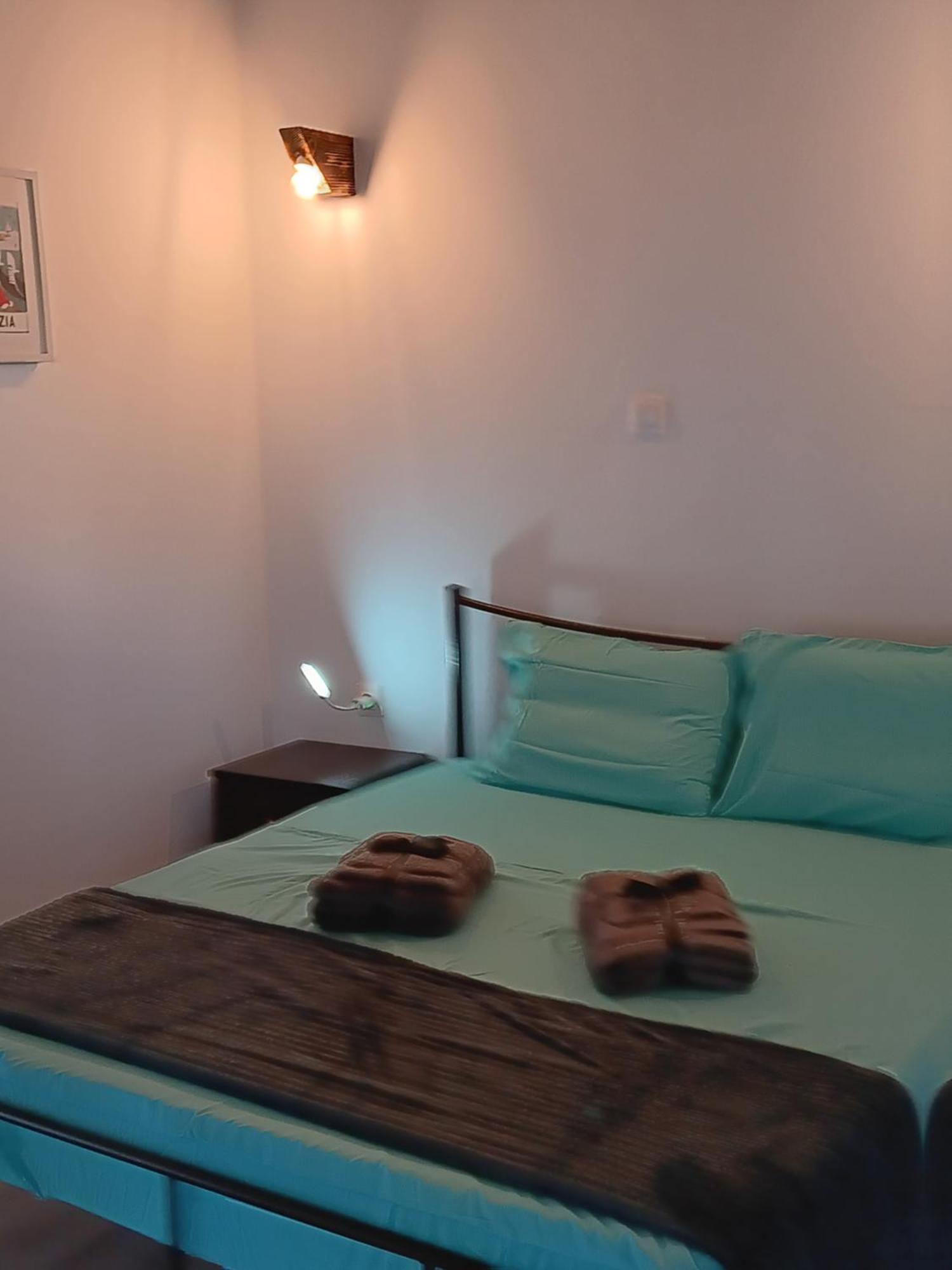 Tolis Rooms Himare Buitenkant foto