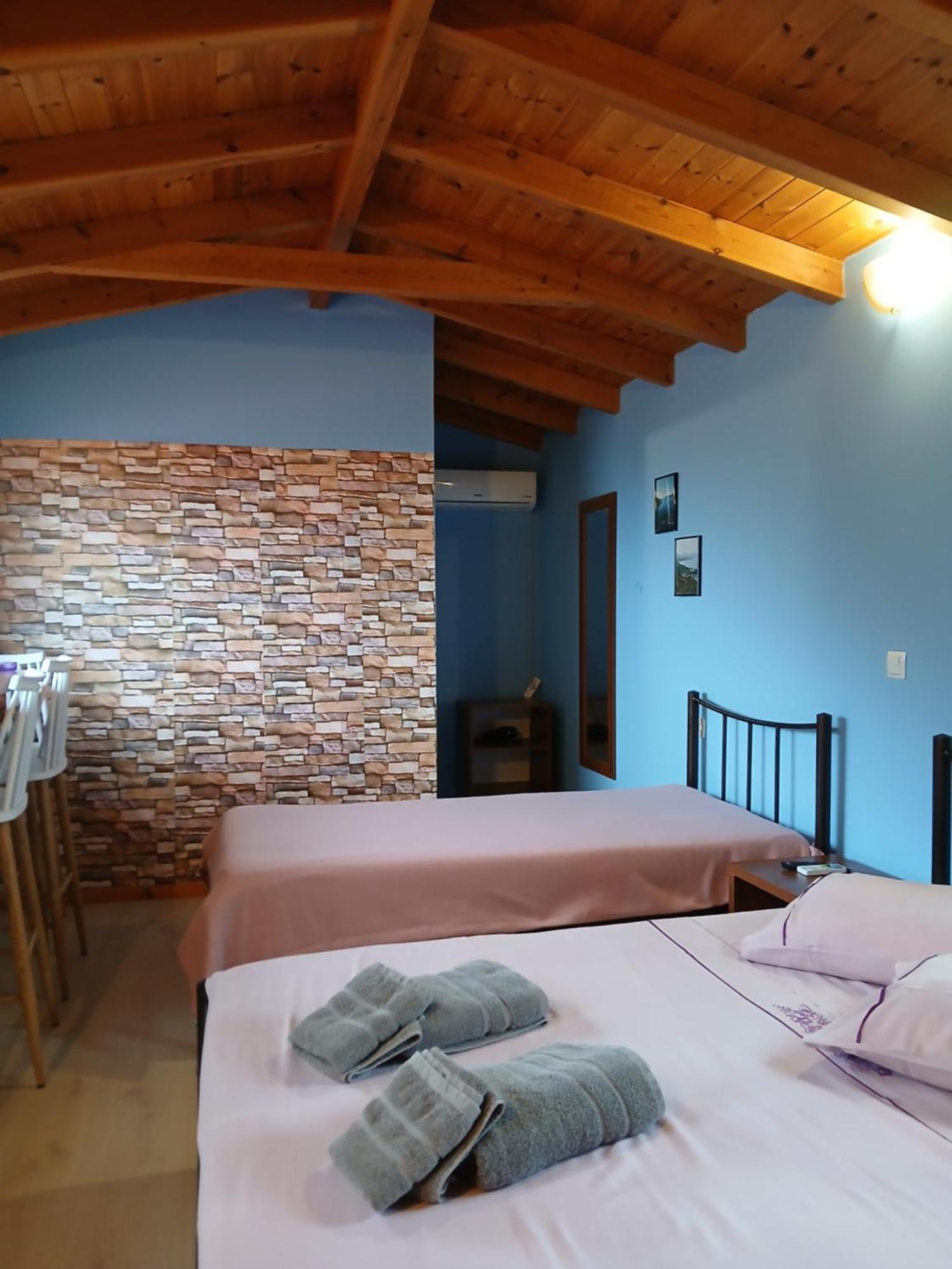 Tolis Rooms Himare Buitenkant foto