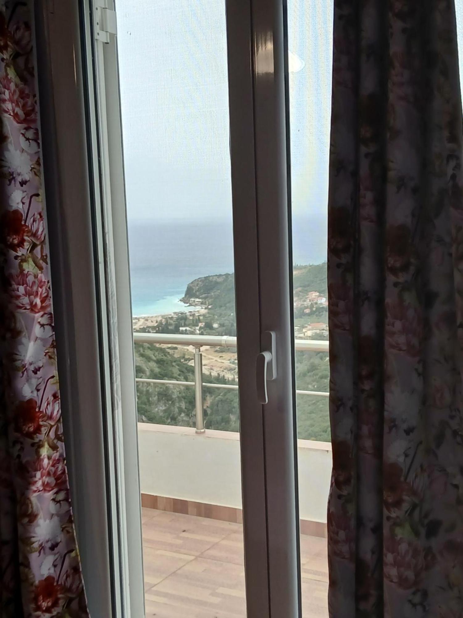 Tolis Rooms Himare Buitenkant foto