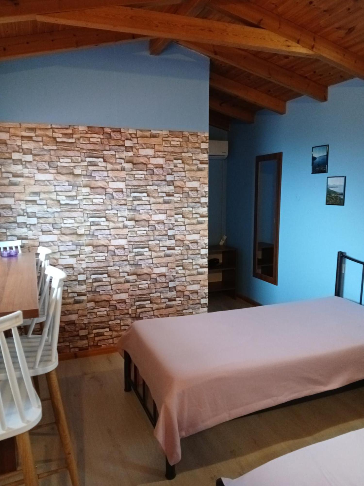 Tolis Rooms Himare Buitenkant foto